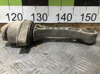 Опора кпп Audi A3  1996-2003