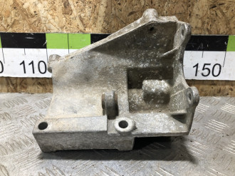 Кронштейн компрессора кондиционера Audi A6 c5 C5 1997-20