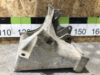 Кронштейн компрессора кондиционера Audi A6 c5 C5 1997-20