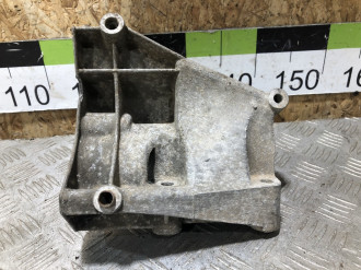 Кронштейн компрессора кондиционера Audi A6 c5 C5 1997-20