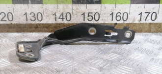 Петля капота левая Audi A6 c6 C6