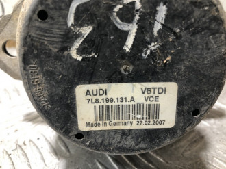 Опора двигателя правая Audi Q7  2005 2015