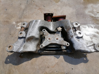 Кронштейн кпп Audi A6 c6 C6