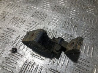 Петля двери передней правой верхняя Audi A6 c6 C6 2004-20