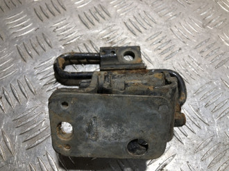 Петля двери передней правой нижняя Audi A6 c6 C6