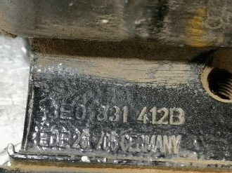 Петля двери передней правой нижняя Audi A4 b7 B7