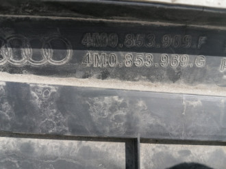Накладка двери задней левой Audi Q7  2015-2020