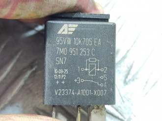 Реле Audi 80/90 1986-1991