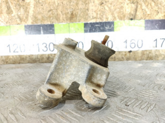 Кронштейн кпп Audi A6 c7 C7