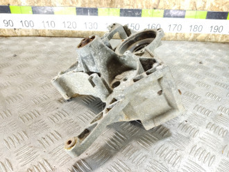 Кронштейн генератора Audi A4 b5 B5