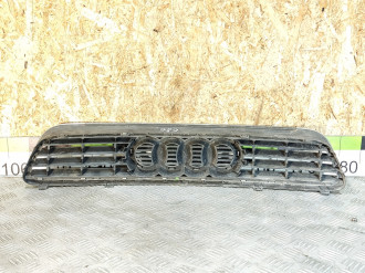 Решетка радиатора Audi A3  1996-2003