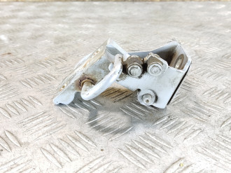 Петля двери задней правой нижняя Audi A6 c5 C5