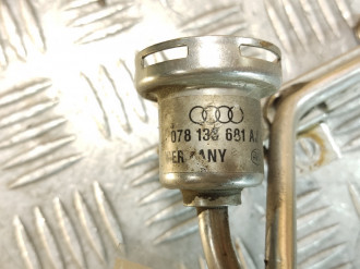 Рейка топливная рампа Audi A6 c5 C5