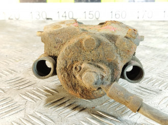 Суппорт передний правый Audi A3  1996-2003