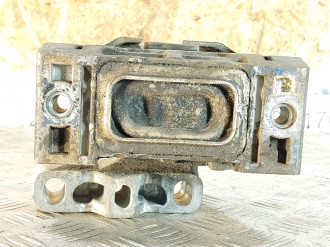 Опора двигателя правая Audi A3  1996-2003