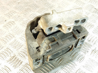 Опора двигателя правая Audi A3  1996-2003