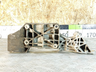 Кронштейн генератора Audi A3  1996-2003