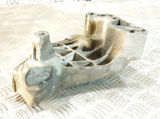 Кронштейн двигателя Audi A3  1996 2003