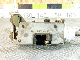 Замок двери передней правой Audi A3  1996-2003