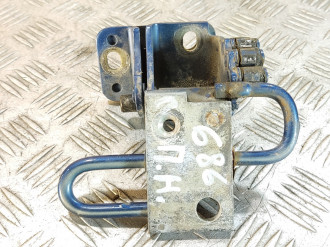 Петля двери передней правой нижняя Audi A3  1996-2003