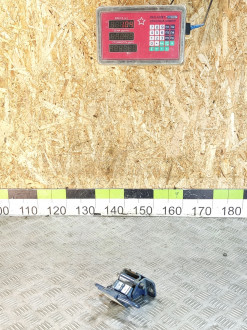 Петля двери передней правой нижняя Audi A3  1996-2003