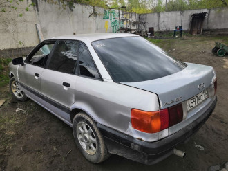 В разборе Audi 80/90 1986-1991