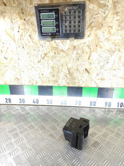 Дефлектор воздушный Audi 80/90 1986-1991