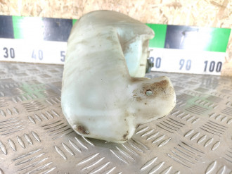 Бачок омывателя лобового стекла Audi 80/90 1986-1991