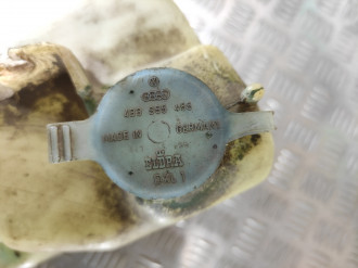 Бачок омывателя лобового стекла Audi 80/90 1986-1991