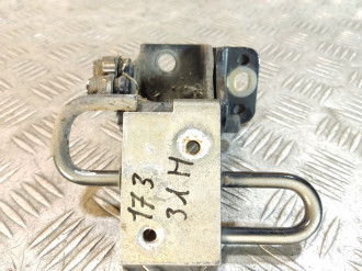 Петля двери задней левой нижняя Audi A6 c6 C6