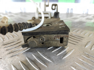 Замок двери задней левой Audi 80/90 1986-1991