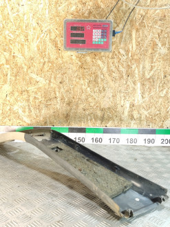 Обшивка стойки правая Audi 80/90 1986-1991