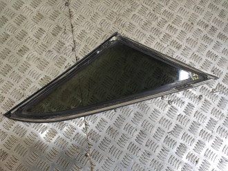 Стекло кузовное глухое заднее левое Audi 80/90 1986-1991
