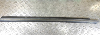 Молдинг стекла двери левой передней Audi 80/90 1986 1991
