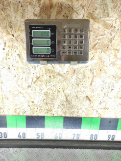 Молдинг стекла двери левой передней Audi 80/90 1986-1991