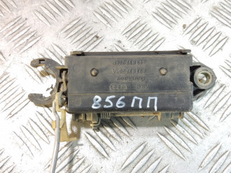 Ручка двери передней правой Audi 80/90 B3 1986-19