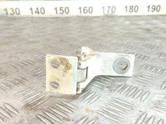 Петля двери задней правой верхняя Audi 80/90 B3 1986-19