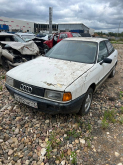 В разборе Audi 80/90 1986-1991