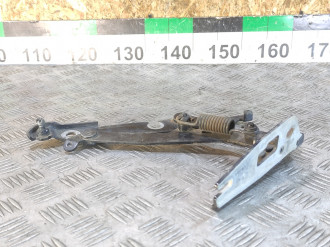 Петля крышки багажника правая Audi A4 b7 2005-2007