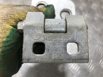 Петля двери передней правой нижняя Bmw X3 e83 2004-2010