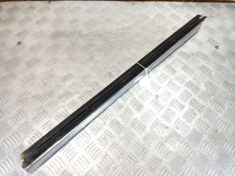 Уплотнитель стекла двери пер. левый Bmw 7 f01 2008-2015
