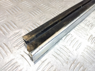 Уплотнитель стекла двери пер. левый Bmw 7 f01 2008-2015