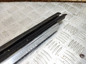 Уплотнитель стекла двери пер. левый Bmw 7 f01 2008-2015