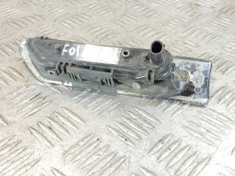 Повторитель в крыло правый Bmw 7 f01 2008-2015