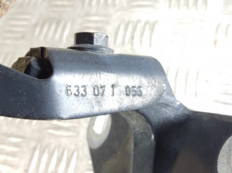 Петля крышки багажника правая Bmw X5 e70 2007-2013