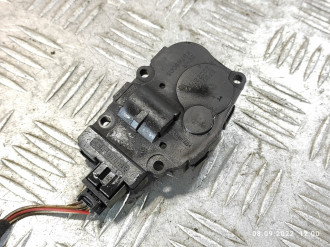 Моторчик заслонки отопителя Bmw 7 f01 2008-2015