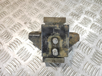 Опора двигателя левая Great wall H5 H5