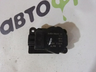Моторчик заслонки отопителя Ford C-max 2003-2010
