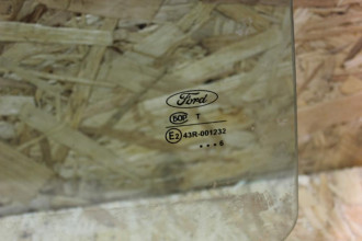Стекло двери задней правой Ford Focus 2005-2008