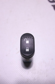 Кнопка центрального замка Ford Focus 1998-2005